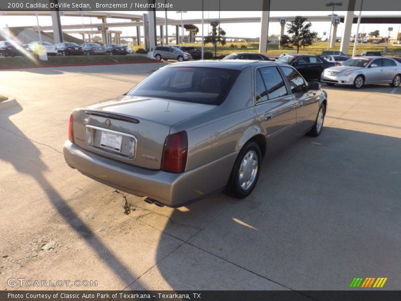 Bronzemist / Neutral Shale 2000 Cadillac DeVille Sedan