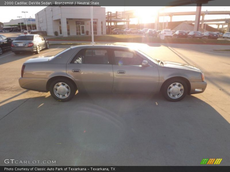 Bronzemist / Neutral Shale 2000 Cadillac DeVille Sedan