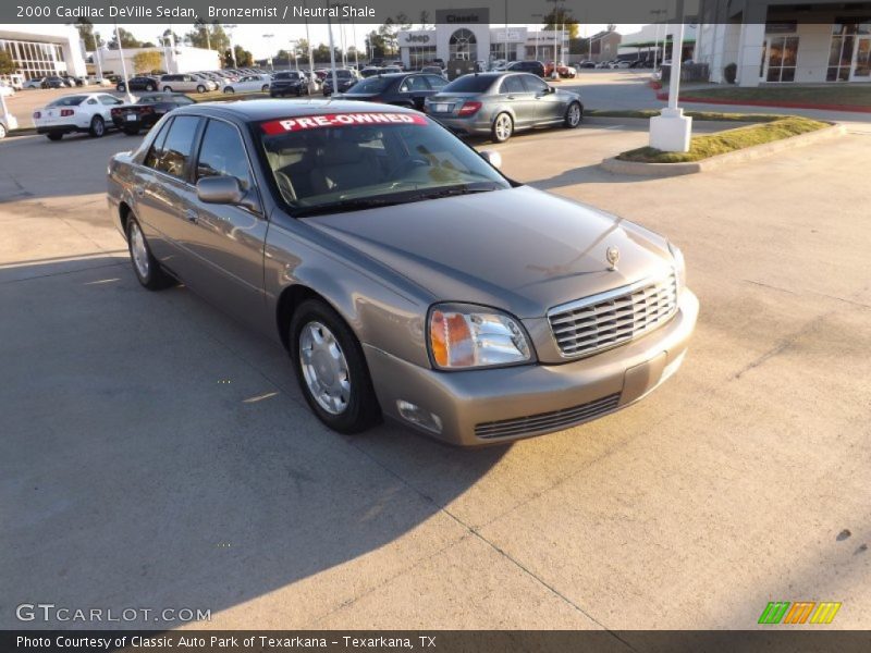 Bronzemist / Neutral Shale 2000 Cadillac DeVille Sedan