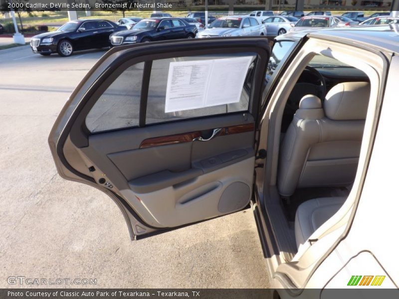 Bronzemist / Neutral Shale 2000 Cadillac DeVille Sedan
