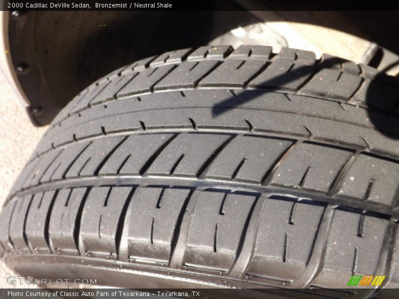 Bronzemist / Neutral Shale 2000 Cadillac DeVille Sedan