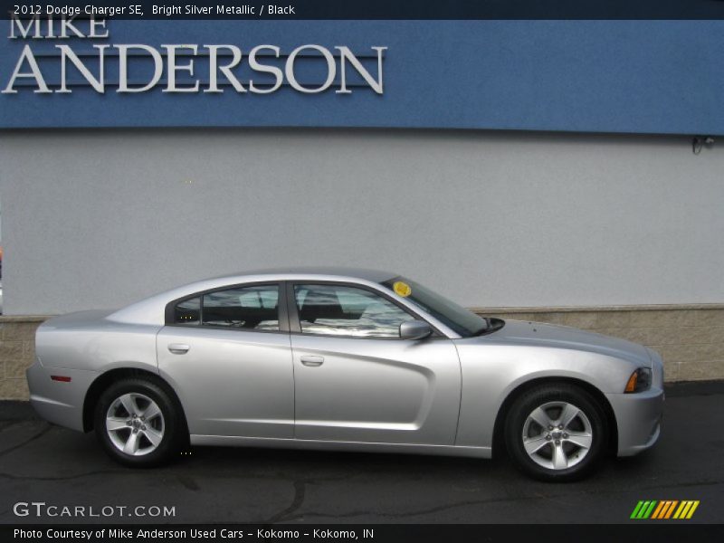 Bright Silver Metallic / Black 2012 Dodge Charger SE