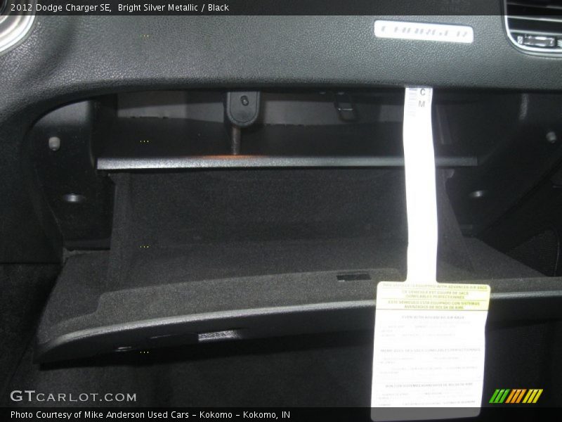 Bright Silver Metallic / Black 2012 Dodge Charger SE