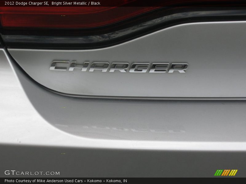 Bright Silver Metallic / Black 2012 Dodge Charger SE