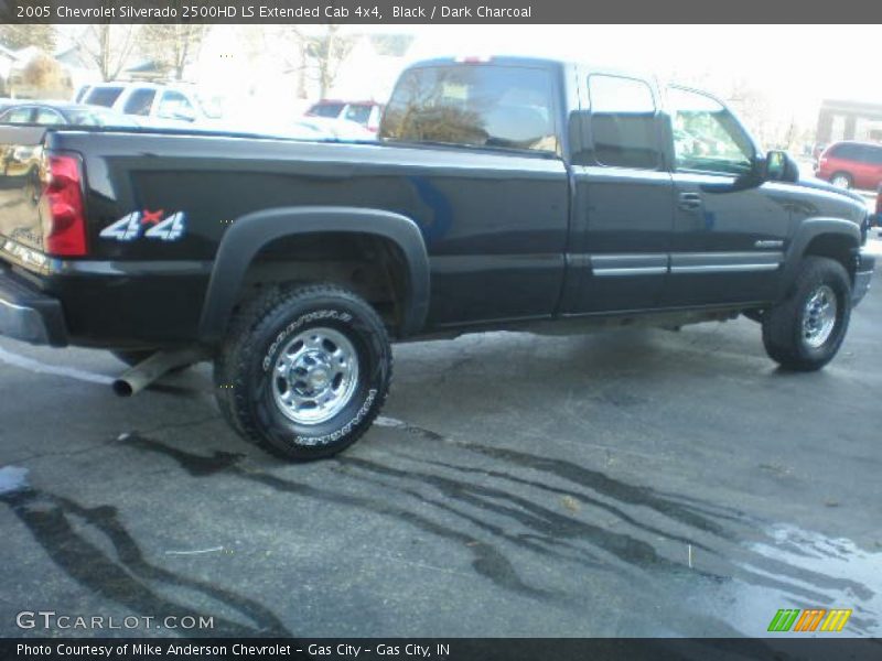 Black / Dark Charcoal 2005 Chevrolet Silverado 2500HD LS Extended Cab 4x4