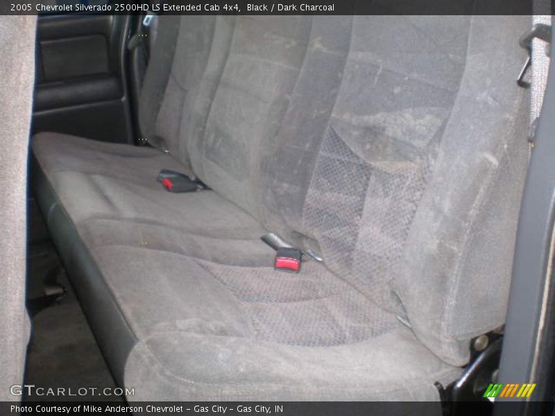 Black / Dark Charcoal 2005 Chevrolet Silverado 2500HD LS Extended Cab 4x4