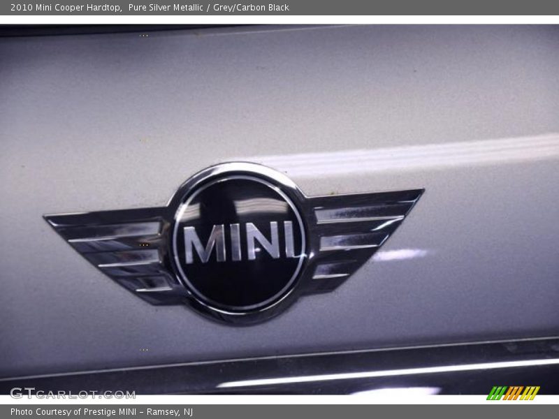 Pure Silver Metallic / Grey/Carbon Black 2010 Mini Cooper Hardtop