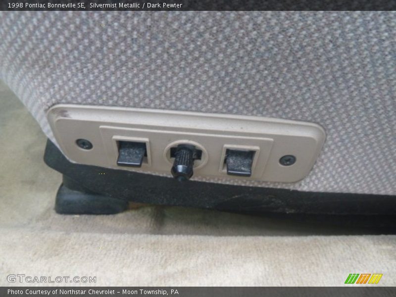 Silvermist Metallic / Dark Pewter 1998 Pontiac Bonneville SE