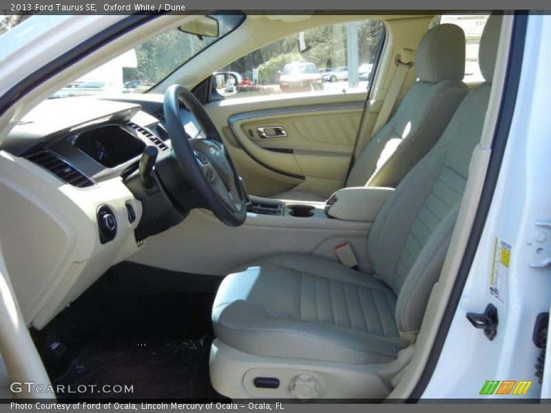 Front Seat of 2013 Taurus SE