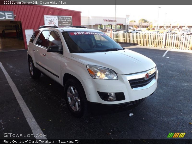 Cream White / Tan 2008 Saturn Outlook XE