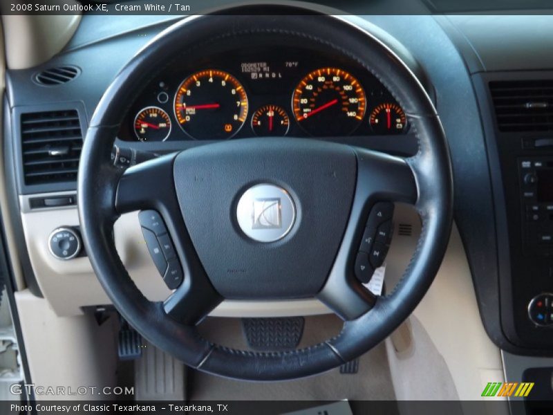 Cream White / Tan 2008 Saturn Outlook XE
