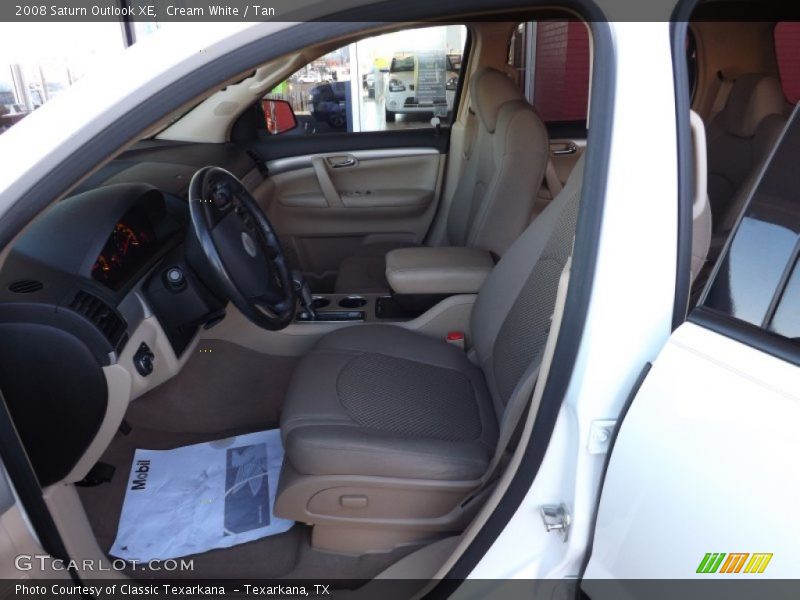 Cream White / Tan 2008 Saturn Outlook XE