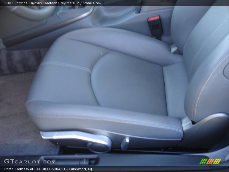 Front Seat of 2007 Cayman 