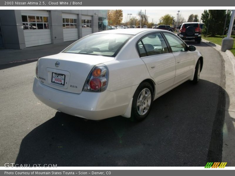 Cloud White / Blond 2003 Nissan Altima 2.5
