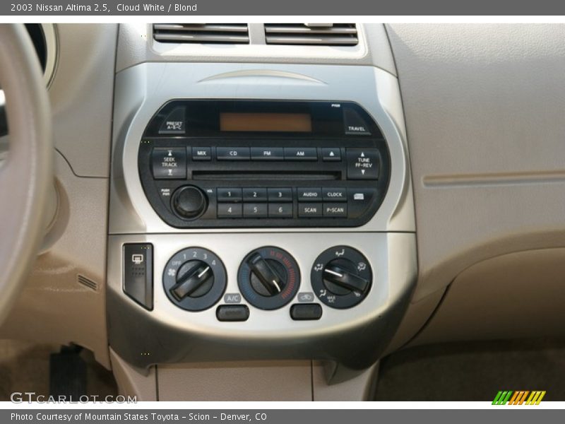 Cloud White / Blond 2003 Nissan Altima 2.5