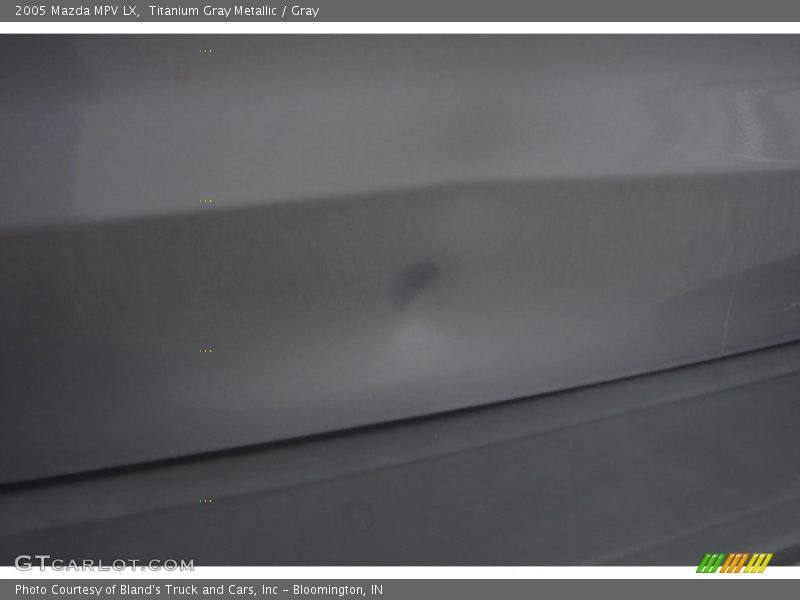 Titanium Gray Metallic / Gray 2005 Mazda MPV LX