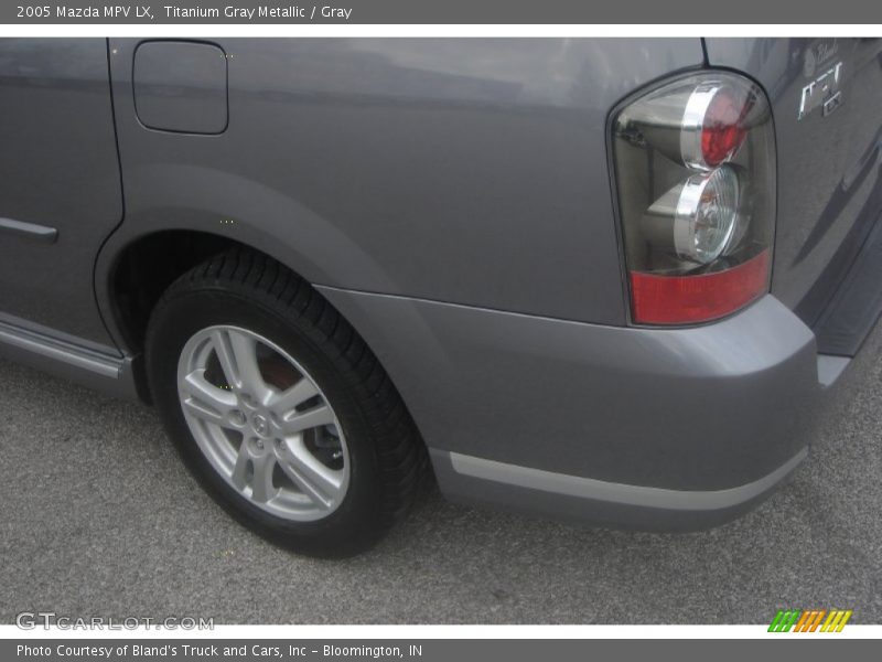 Titanium Gray Metallic / Gray 2005 Mazda MPV LX