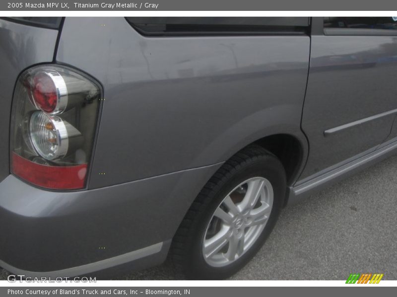Titanium Gray Metallic / Gray 2005 Mazda MPV LX