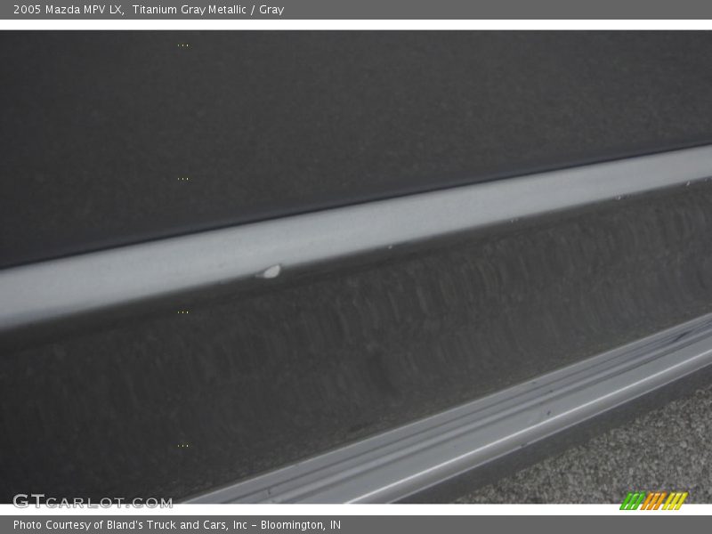 Titanium Gray Metallic / Gray 2005 Mazda MPV LX