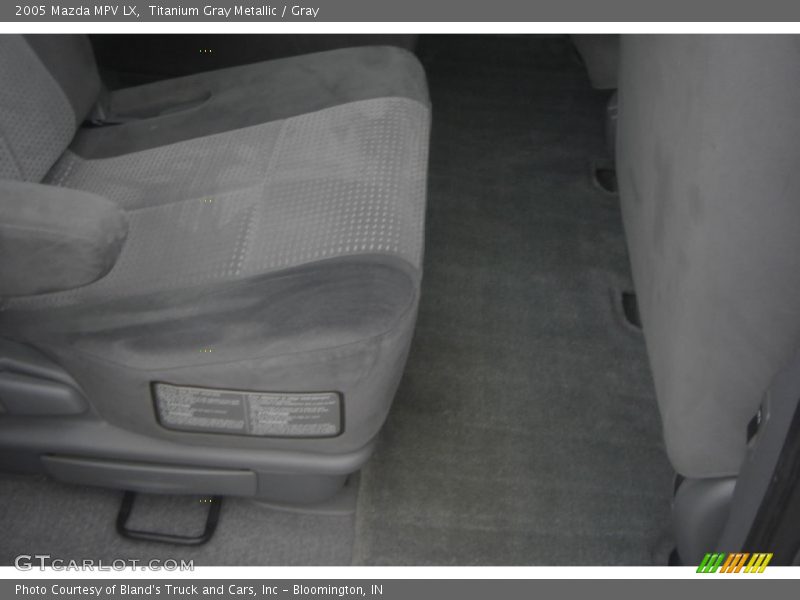 Titanium Gray Metallic / Gray 2005 Mazda MPV LX