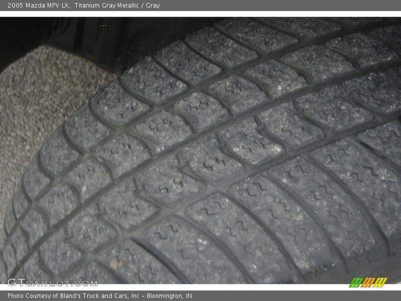 Titanium Gray Metallic / Gray 2005 Mazda MPV LX
