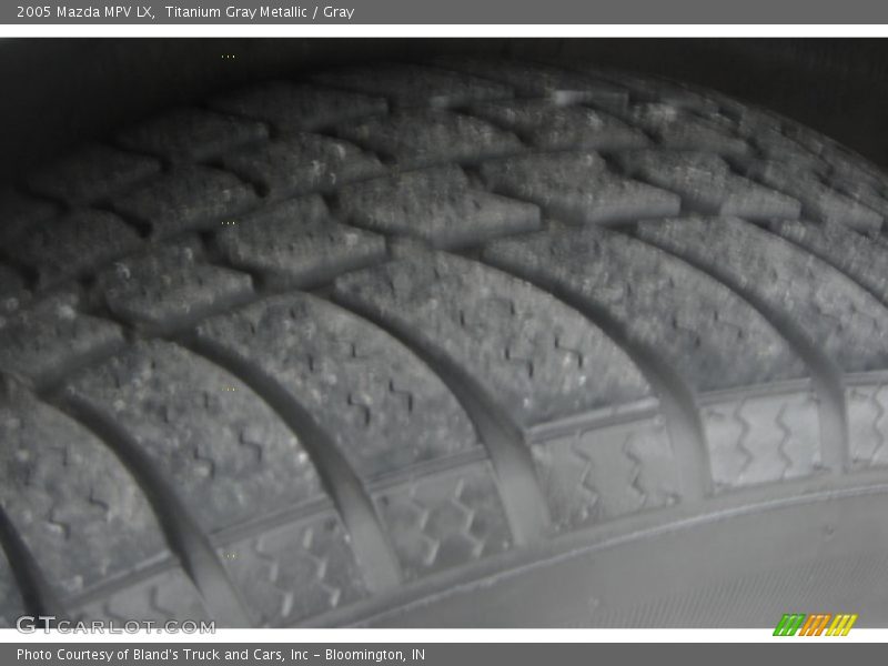 Titanium Gray Metallic / Gray 2005 Mazda MPV LX