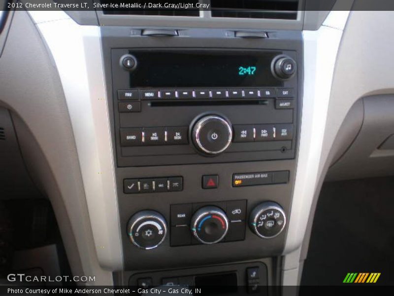 Silver Ice Metallic / Dark Gray/Light Gray 2012 Chevrolet Traverse LT