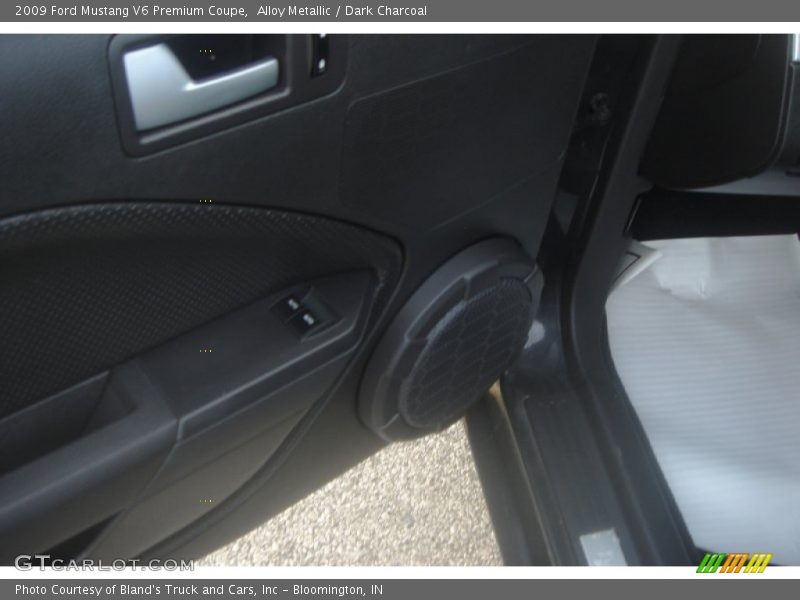 Alloy Metallic / Dark Charcoal 2009 Ford Mustang V6 Premium Coupe