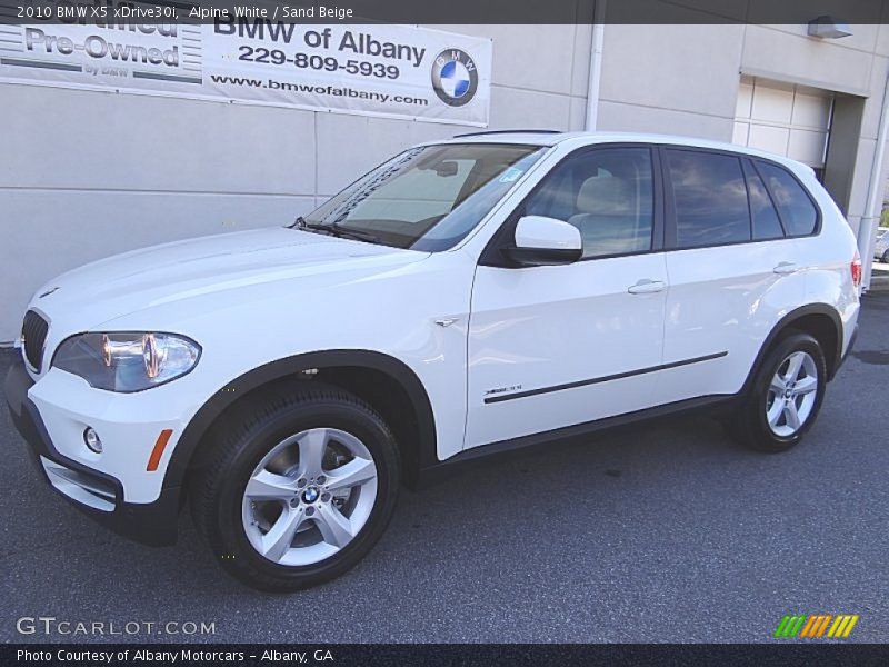 Alpine White / Sand Beige 2010 BMW X5 xDrive30i