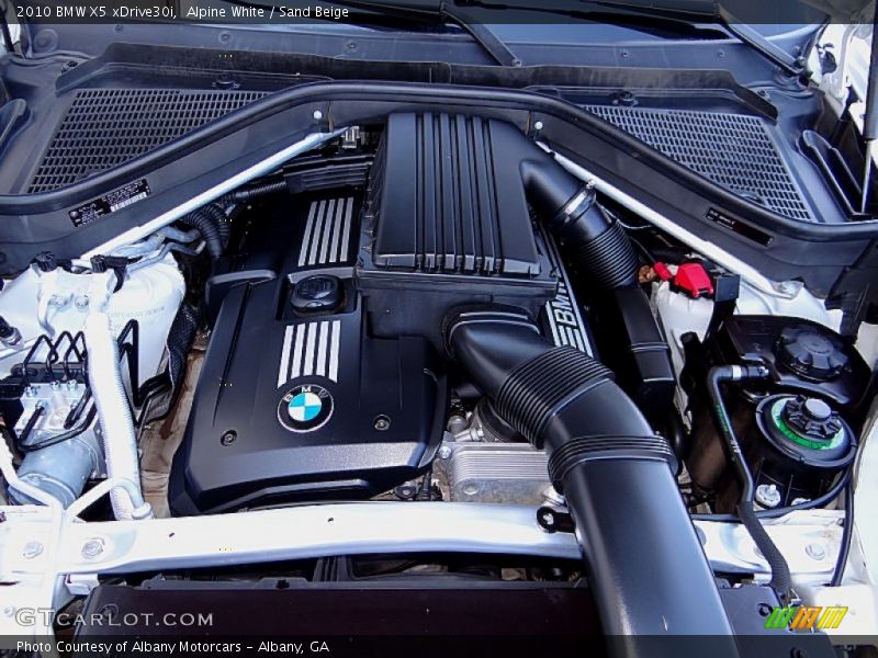 Alpine White / Sand Beige 2010 BMW X5 xDrive30i