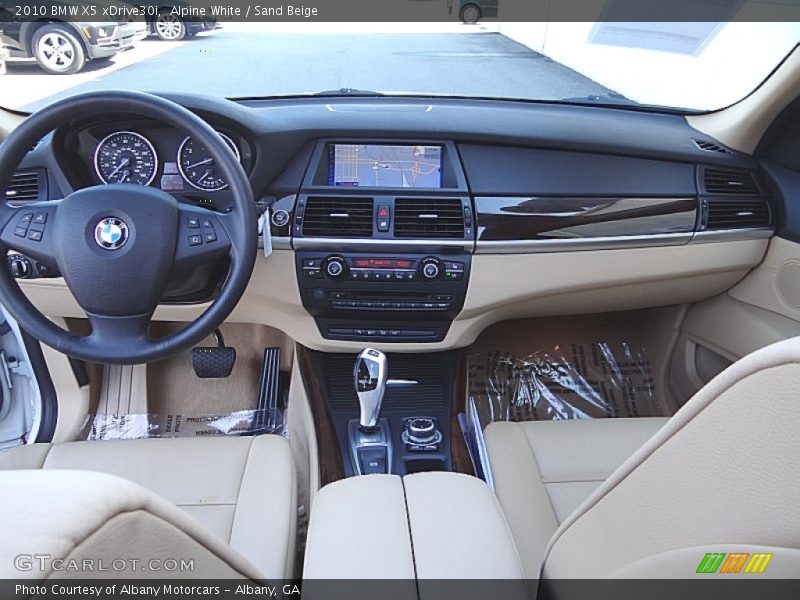 Alpine White / Sand Beige 2010 BMW X5 xDrive30i