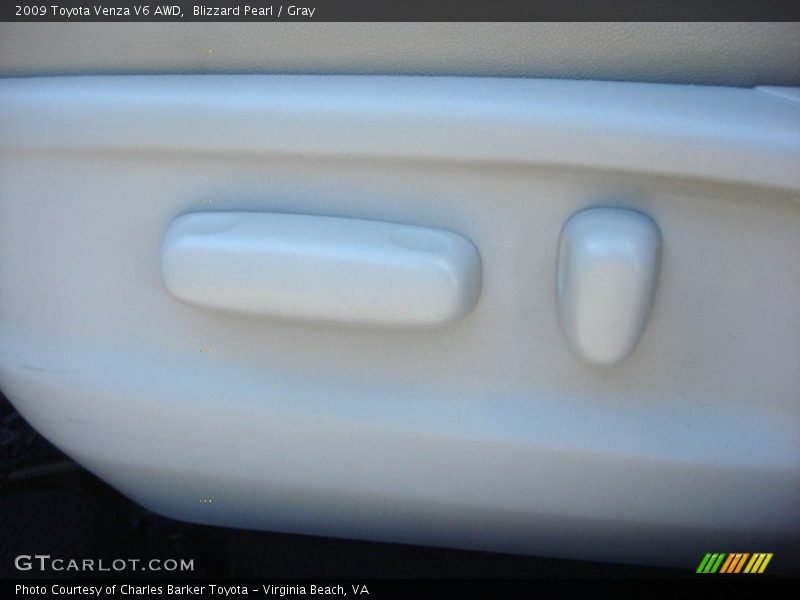 Blizzard Pearl / Gray 2009 Toyota Venza V6 AWD