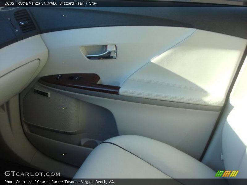 Blizzard Pearl / Gray 2009 Toyota Venza V6 AWD