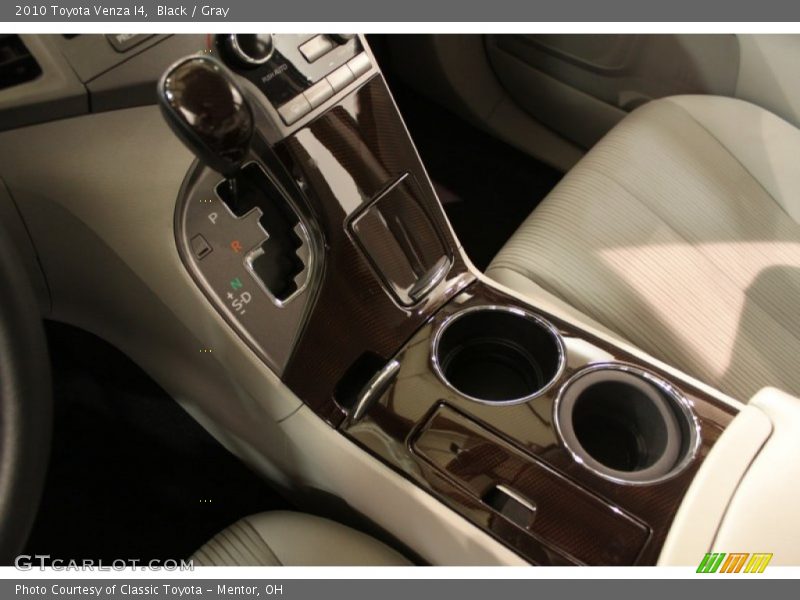 Black / Gray 2010 Toyota Venza I4