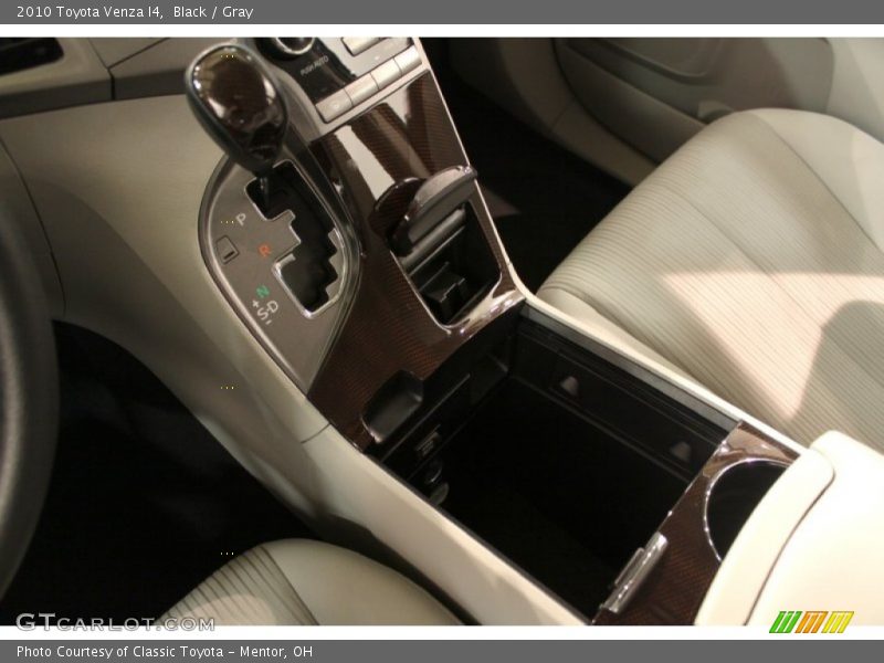 Black / Gray 2010 Toyota Venza I4