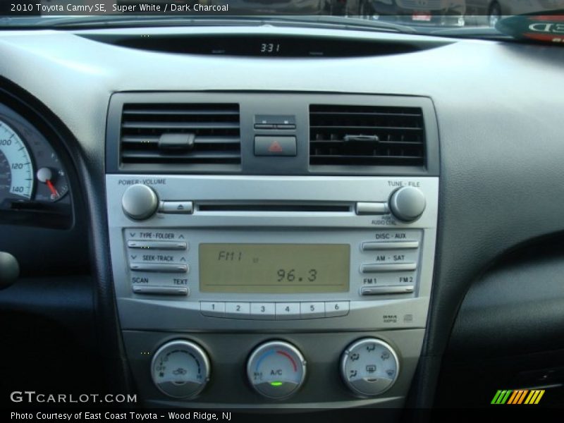 Super White / Dark Charcoal 2010 Toyota Camry SE