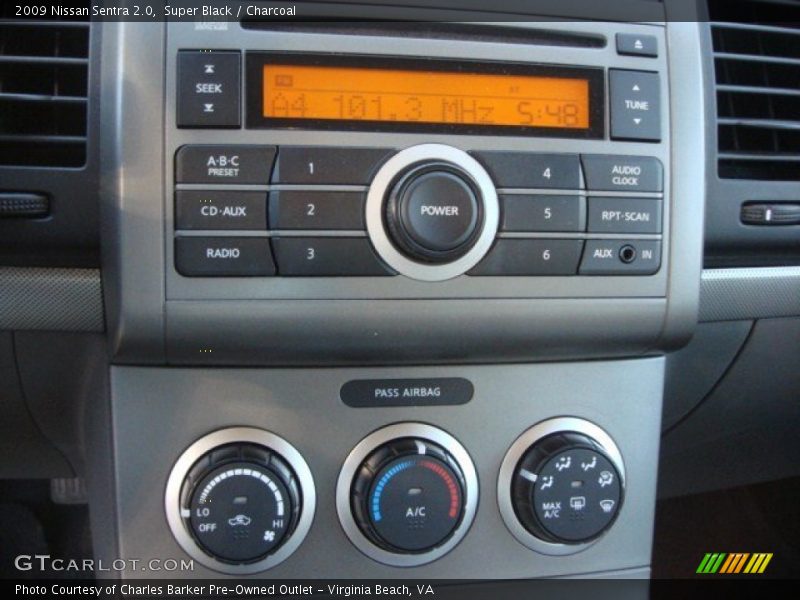 Super Black / Charcoal 2009 Nissan Sentra 2.0