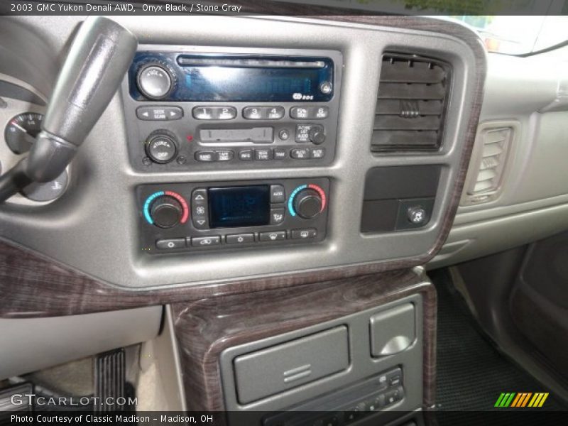 Onyx Black / Stone Gray 2003 GMC Yukon Denali AWD