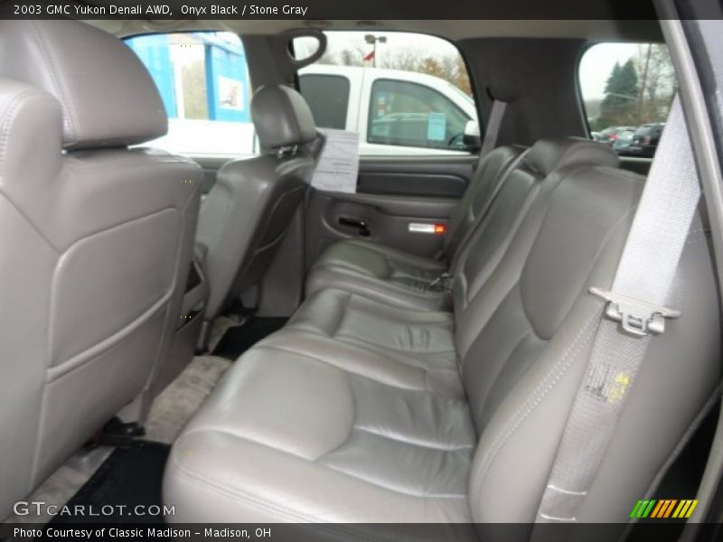 Onyx Black / Stone Gray 2003 GMC Yukon Denali AWD
