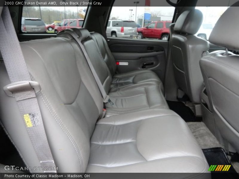 Onyx Black / Stone Gray 2003 GMC Yukon Denali AWD