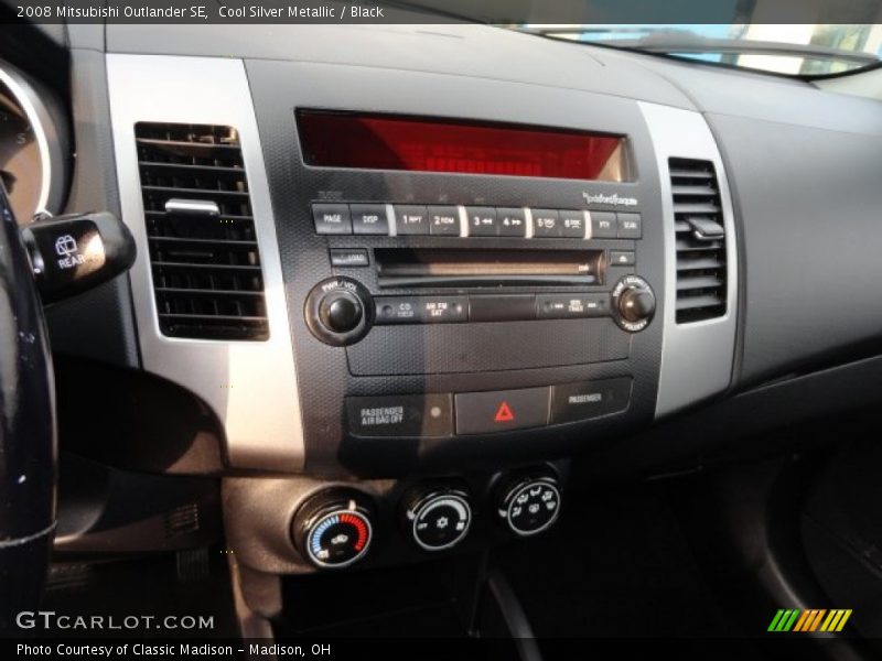 Cool Silver Metallic / Black 2008 Mitsubishi Outlander SE