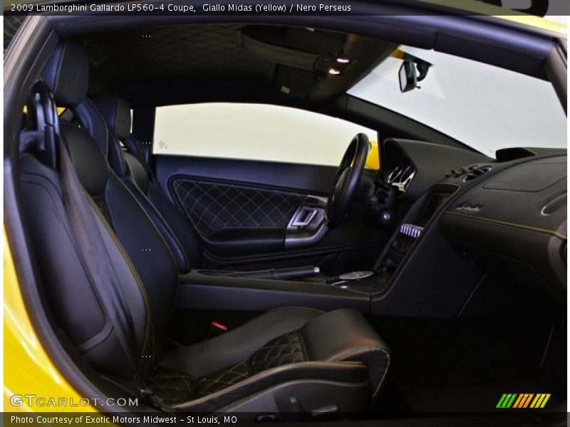 Front Seat of 2009 Gallardo LP560-4 Coupe
