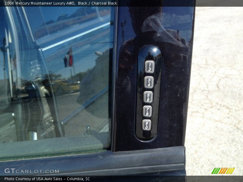 Black / Charcoal Black 2006 Mercury Mountaineer Luxury AWD