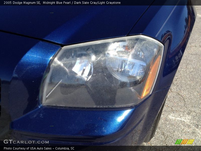 Midnight Blue Pearl / Dark Slate Gray/Light Graystone 2005 Dodge Magnum SE