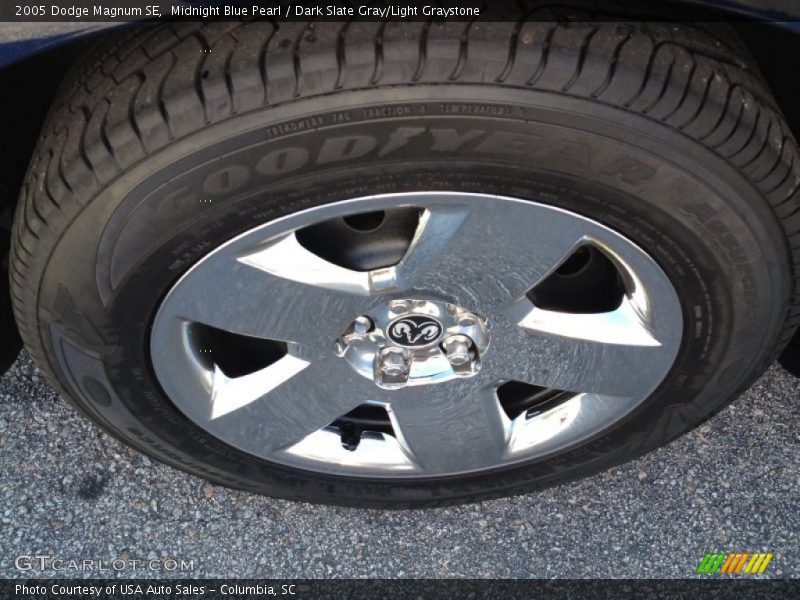 Midnight Blue Pearl / Dark Slate Gray/Light Graystone 2005 Dodge Magnum SE