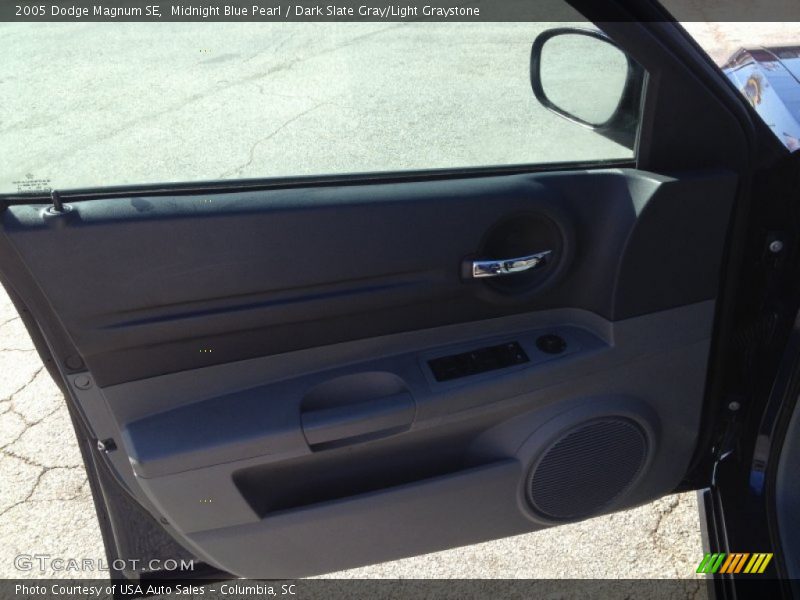 Midnight Blue Pearl / Dark Slate Gray/Light Graystone 2005 Dodge Magnum SE