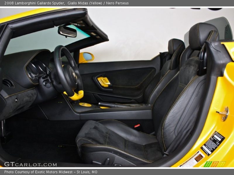 Front Seat of 2008 Gallardo Spyder