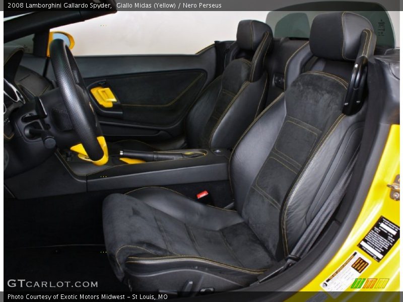 Front Seat of 2008 Gallardo Spyder