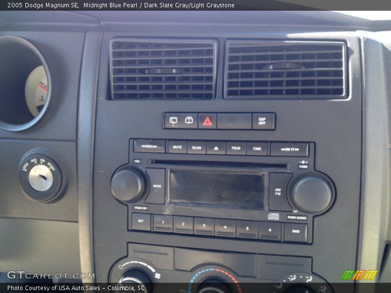 Midnight Blue Pearl / Dark Slate Gray/Light Graystone 2005 Dodge Magnum SE