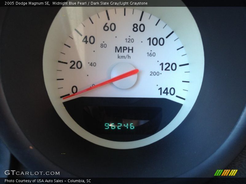 Midnight Blue Pearl / Dark Slate Gray/Light Graystone 2005 Dodge Magnum SE